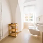 Three Golden Crowns Apartments 3* Prag