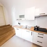 Three Golden Crowns Apartments Aparthotel Prag