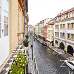 Three Golden Crowns Apartments 3* Prag