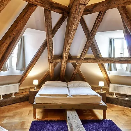 Three Golden Crowns Apartments 3* Prague