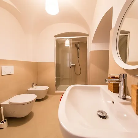 Three Golden Crowns Apartments Prague