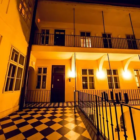 Three Golden Crowns Apartments Prague