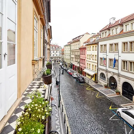 Three Golden Crowns Apartments 3* Prague