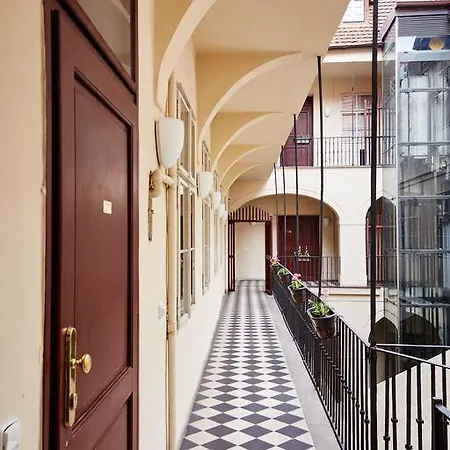 Three Golden Crowns Apartments Prague