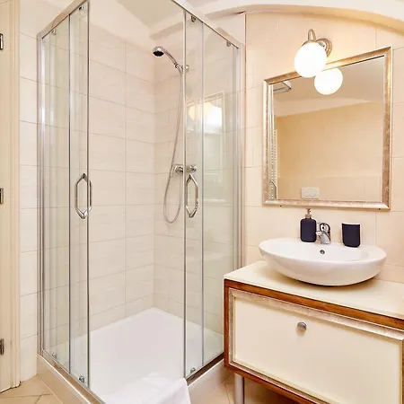 Three Golden Crowns Apartments Aparthotel Prague
