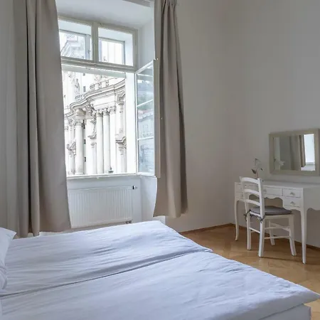 Three Golden Crowns Apartments Aparthotel Prague