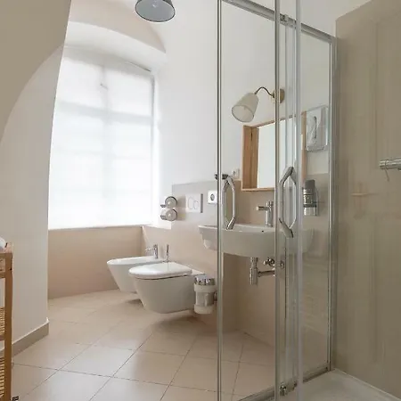 Three Golden Crowns Apartments 3* Prague