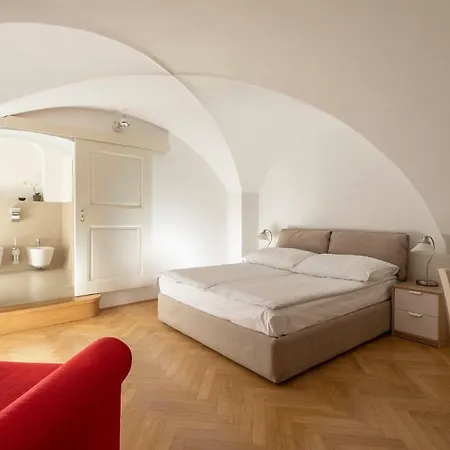 Three Golden Crowns Apartments Aparthotel 3*