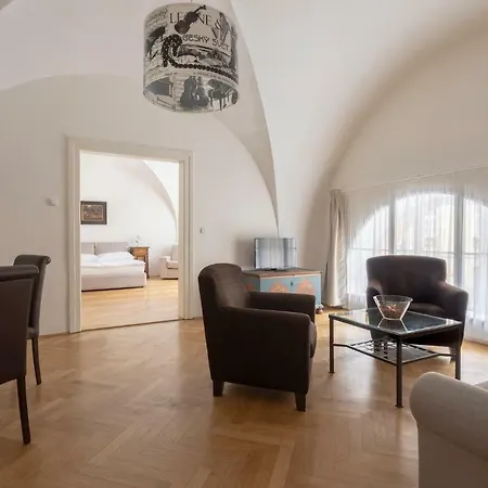 Aparthotel Three Golden Crowns Apartments 3*