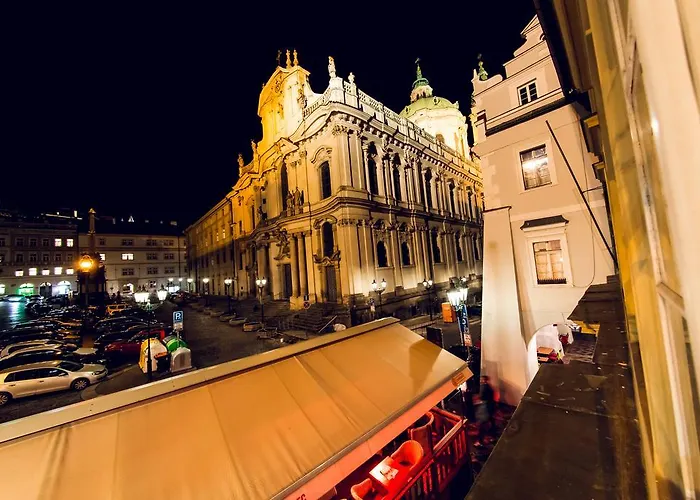 Three Golden Crowns Apartments