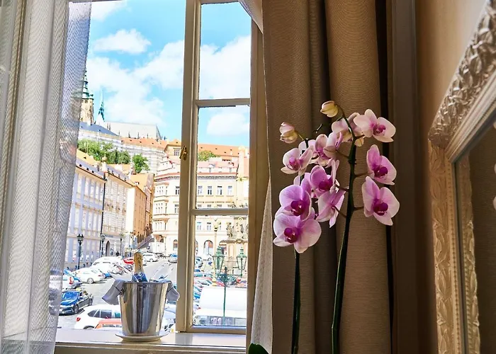 Three Golden Crowns Apartmanhotel Prága
