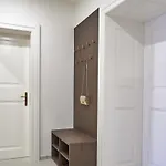 Aparthotel Three Golden Crowns 3*