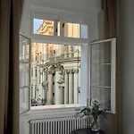 Aparthotel Three Golden Crowns 3*