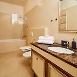Aparthotel Three Golden Crowns 3*