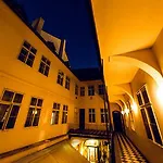 Three Golden Crowns Aparthotel