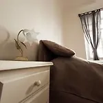 Apart Otel Three Golden Crowns Prag