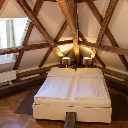 Three Golden Crowns Aparthotel 3*