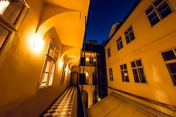 Three Golden Crowns Aparthotel 3*