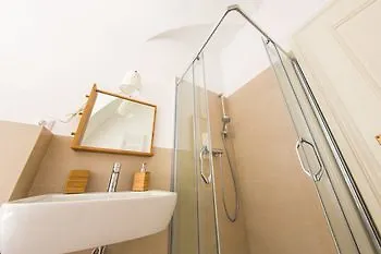 Aparthotel Three Golden Crowns 3*